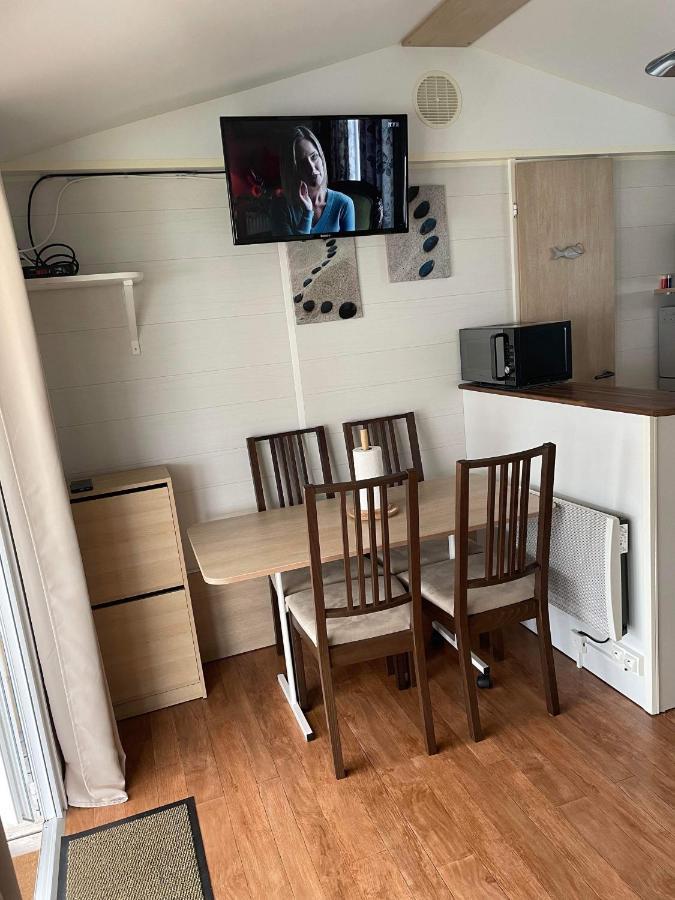 Mobil-Home 4/6 Personnes , Terrasse Couverte ,Piscine Chauffee . Biville-sur-Mer Eksteriør billede